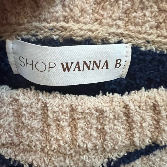 Wanna Be Aztec Sweater - NWOT - Picture 5 of 5